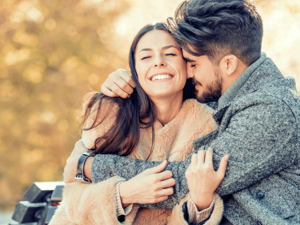 Rayu Istri Anda dengan 15 Gerakan Romantis Ini